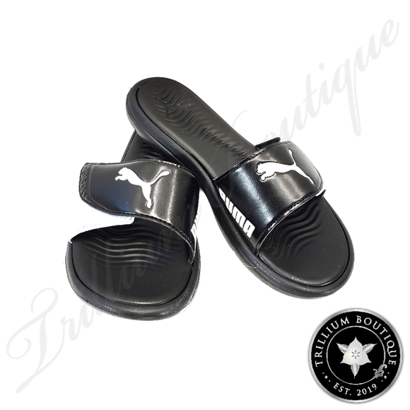 Puma Surfcat Slides Women Black-White Logo Sandals Shoes 7 Pool Beach NWT 🖤 - Picture 1 of 5